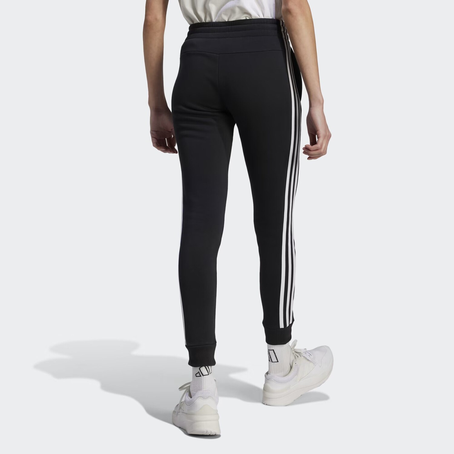 Флисовые брюки с 3 полосками Essentials Adidas, цвет Black/White — фото 2