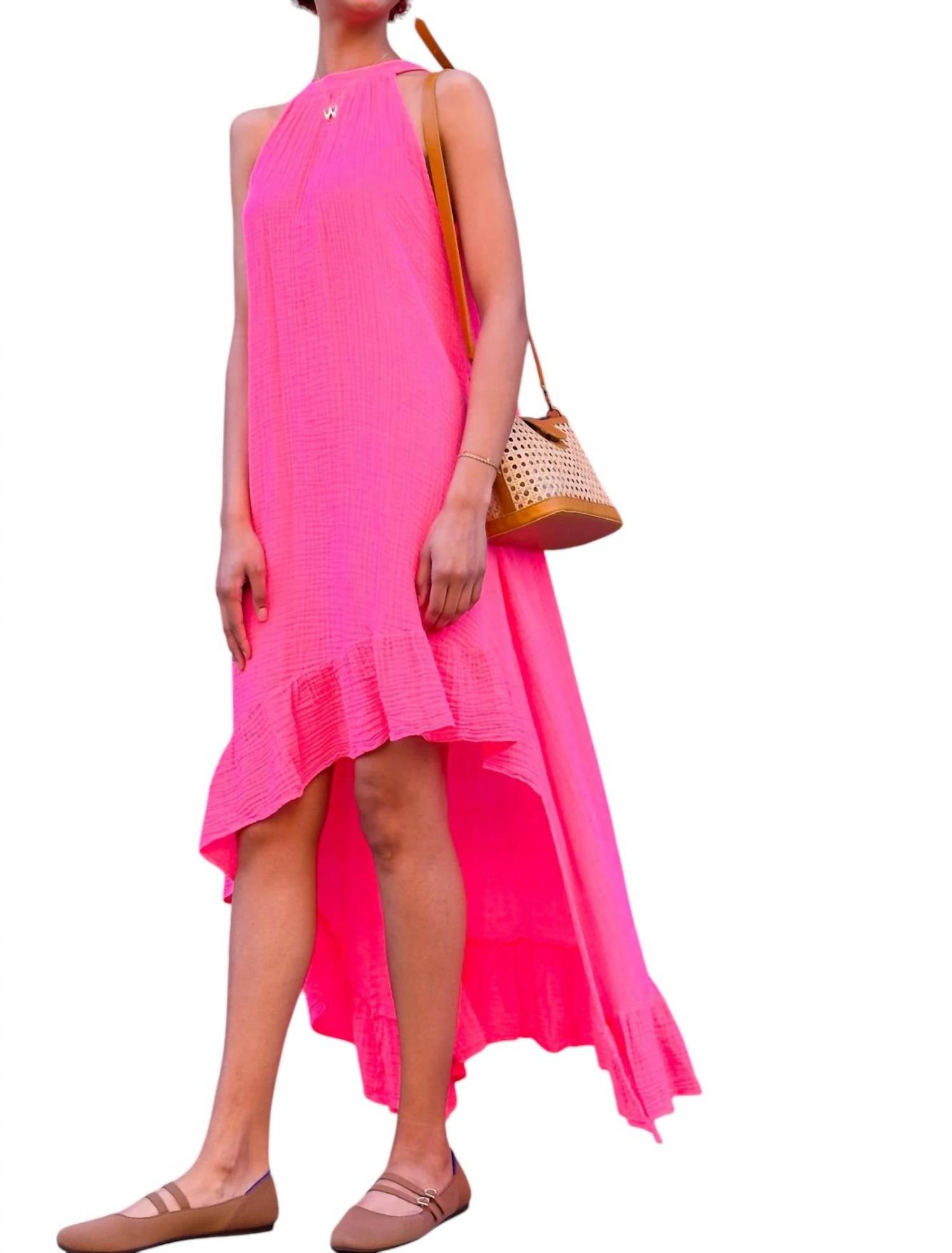 

Высокодраматичное макси-платье в ярко-розовом Felicite