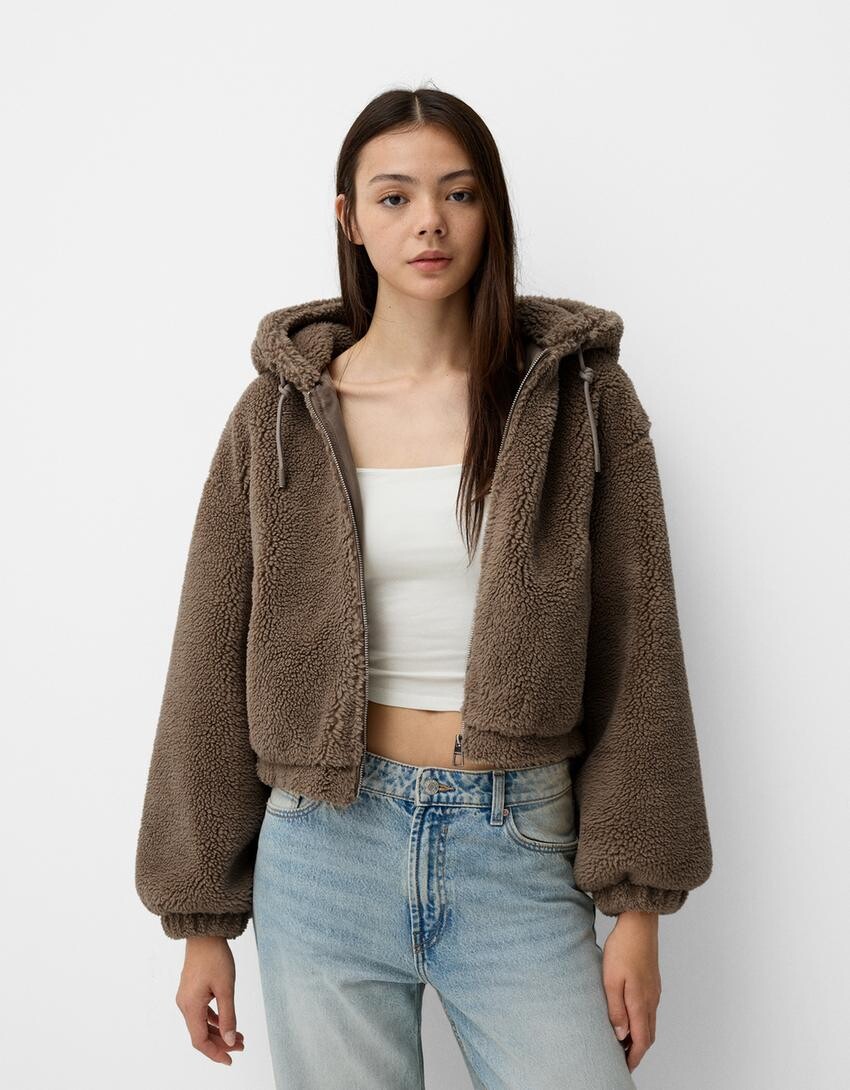 

Куртка из искусственной овчины с капюшоном Bershka, желтый