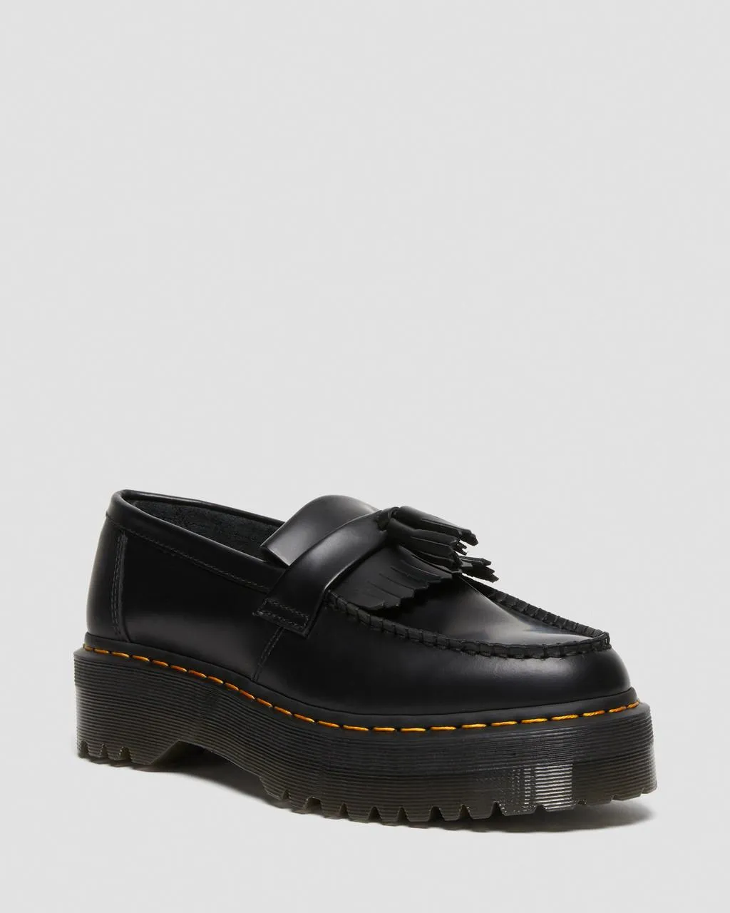 

Dr. Martens Adrian Кожаные лоферы на платформе с кисточками, цвет Black — Smooth Leather