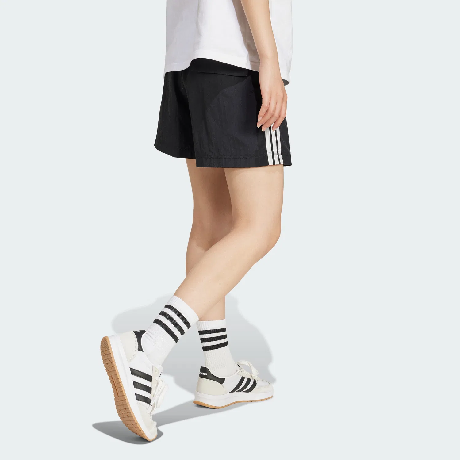 Женские тканые шорты Essential 3S бежевые от Adidas — фото 2