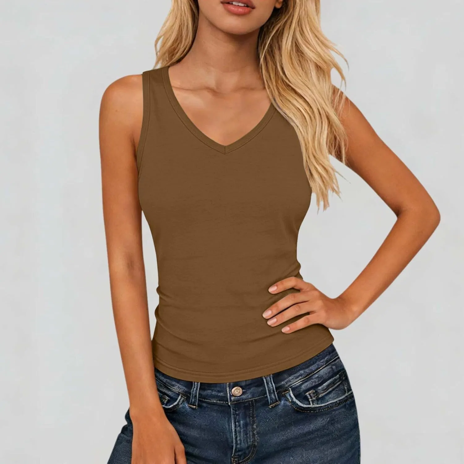 Женский топ без рукавов V-образным вырезом, Slim Fit, Brown — фото 2