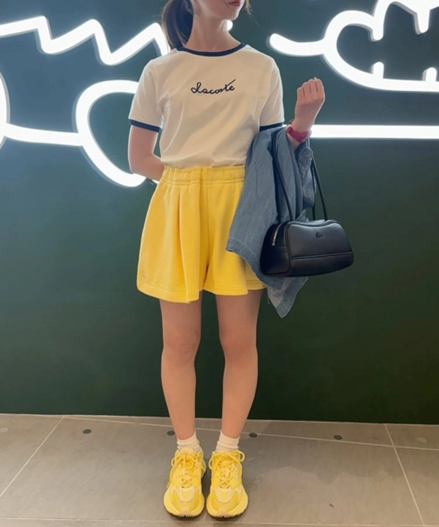 Шорты LACOSTE с плиссировкой, спортивные, белые — фото 3