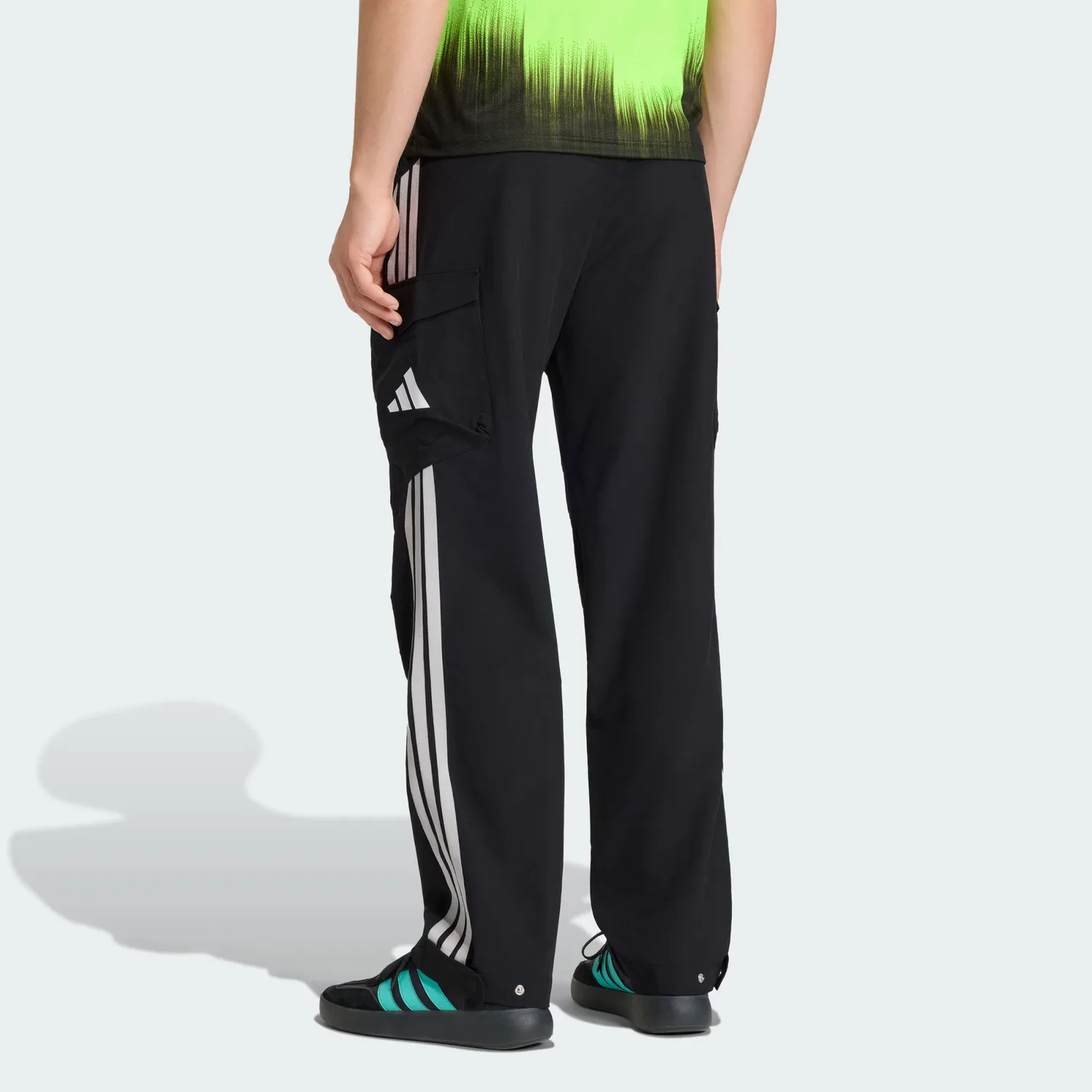 Брюки MERCEDES AMG PETRONAS FORMULA 1 TEAM PANT Adidas, черный/светло-серый — фото 4