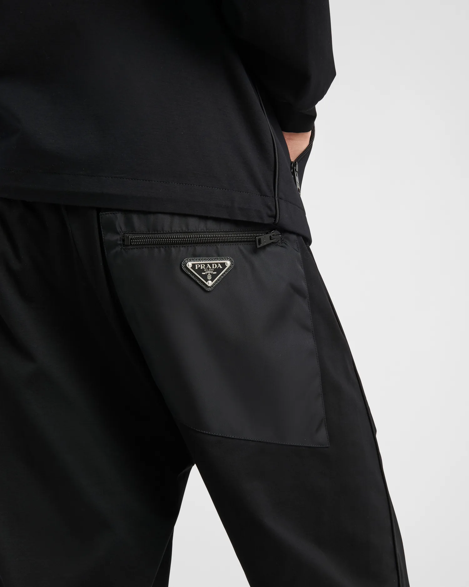 Брюки из технического хлопка и Re-Nylon Prada, черный — фото 3