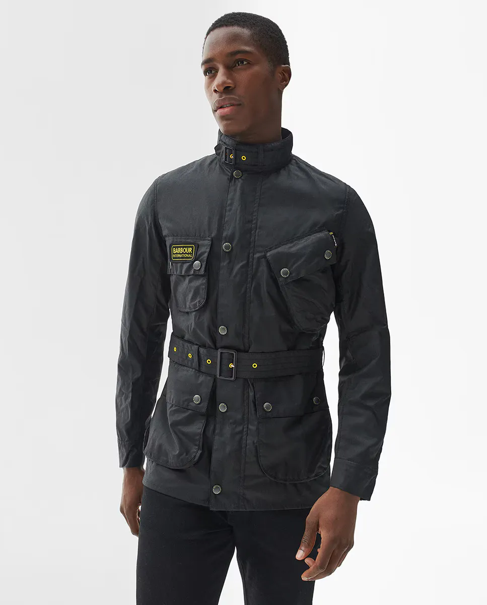 

Мужская куртка с регулируемым воротником и поясом Barbour, черный