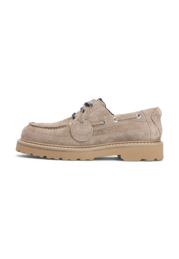 Архивные лодочные туфли с текстурированной замшей и шипами Tommy Jeans, Dusty Brown