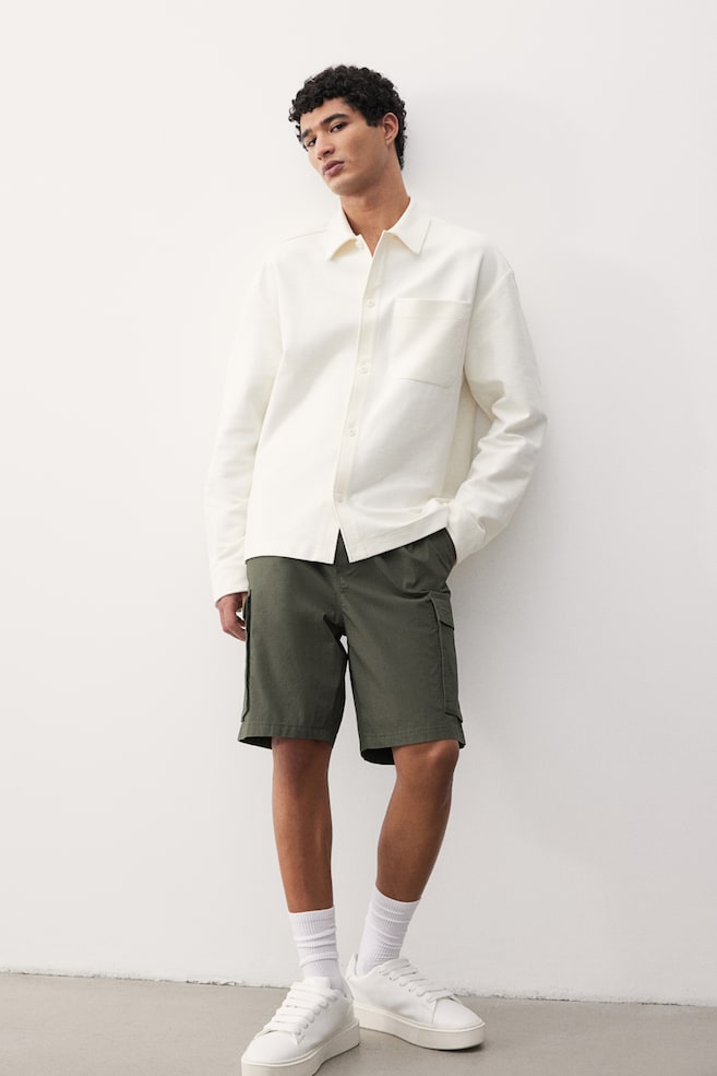 

Шорты-Карго обычного кроя H&M, зеленый