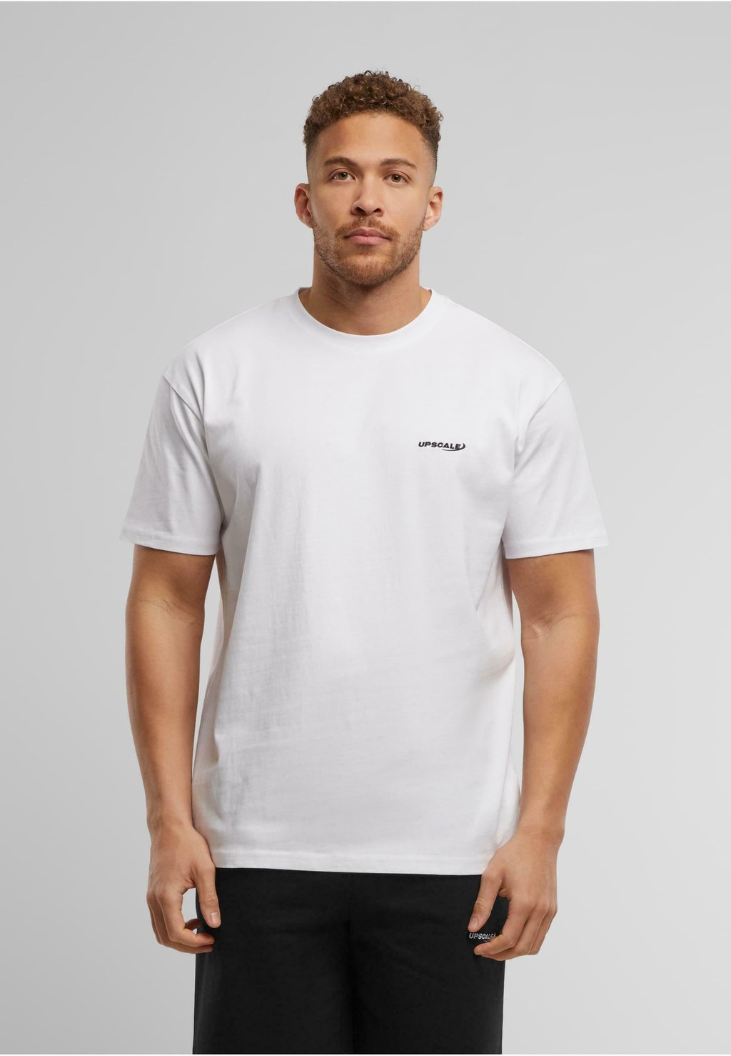 

Базовая футболка CORE EMB Upscale by Mister Tee, белый