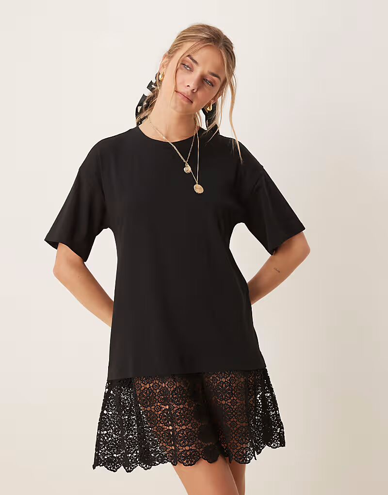 

Футболка-мини-платье ASOS DESIGN с глубоким вырезом и кружевным подолом