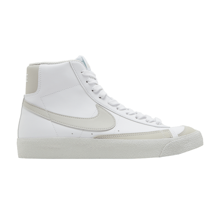 

Кроссовки Nike Blazer Mid '77 SE GS 'White Light Bone', белый