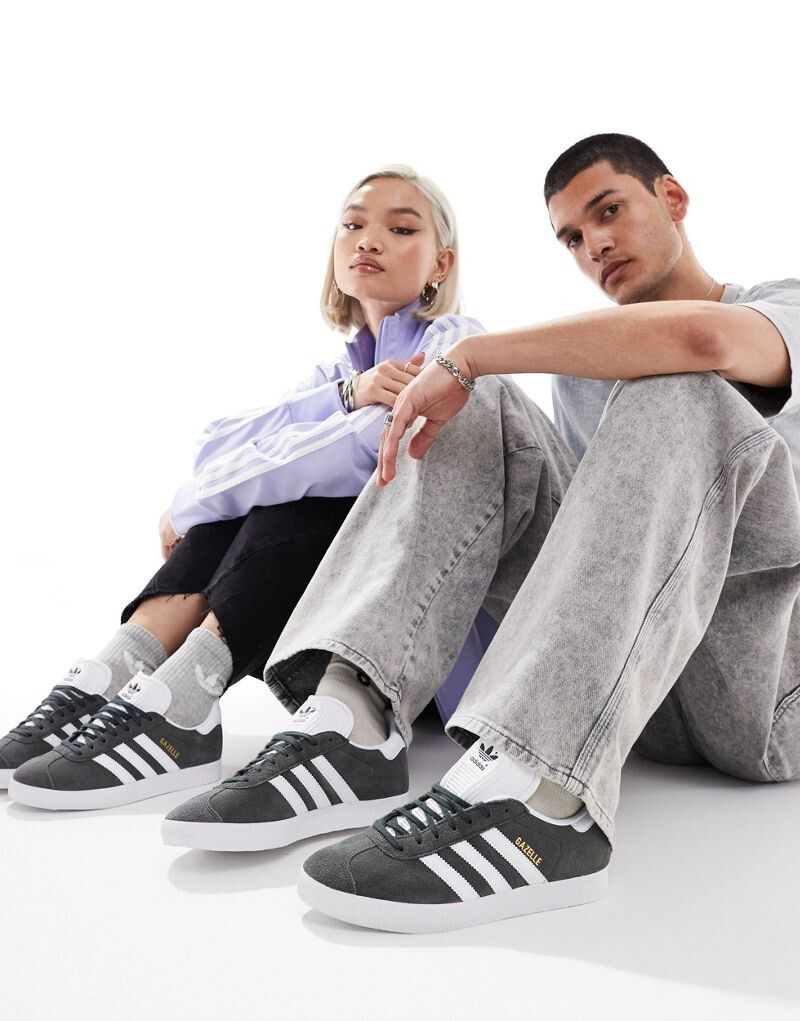 Серо-белые кроссовки adidas Gazelle