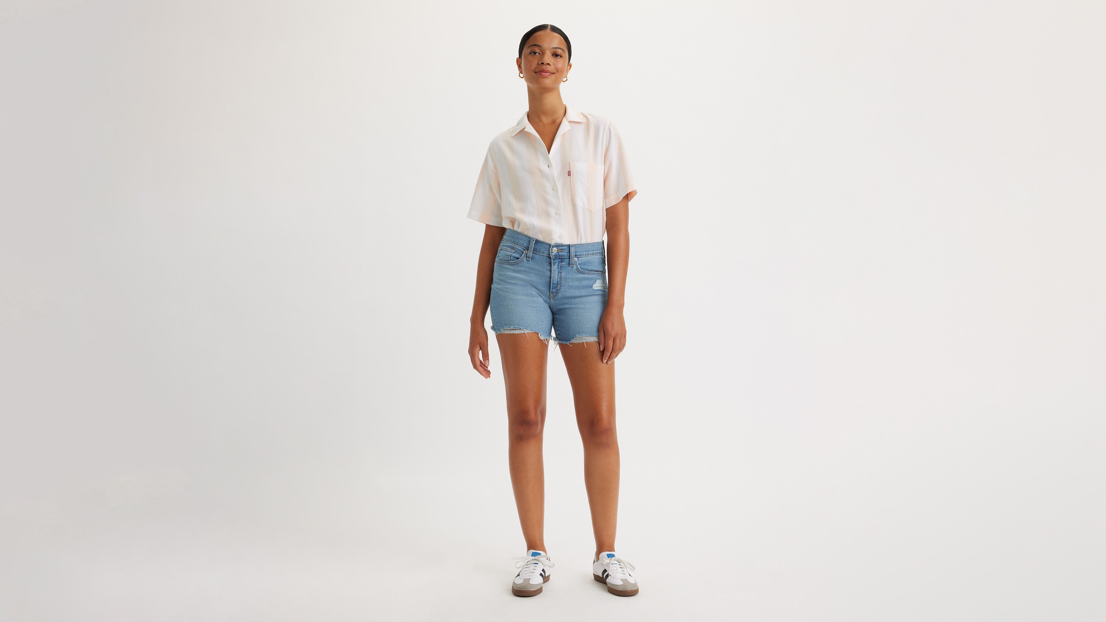 

Женские шорты средней длины Levi's, цвет I'm Just A Fan - Medium Wash