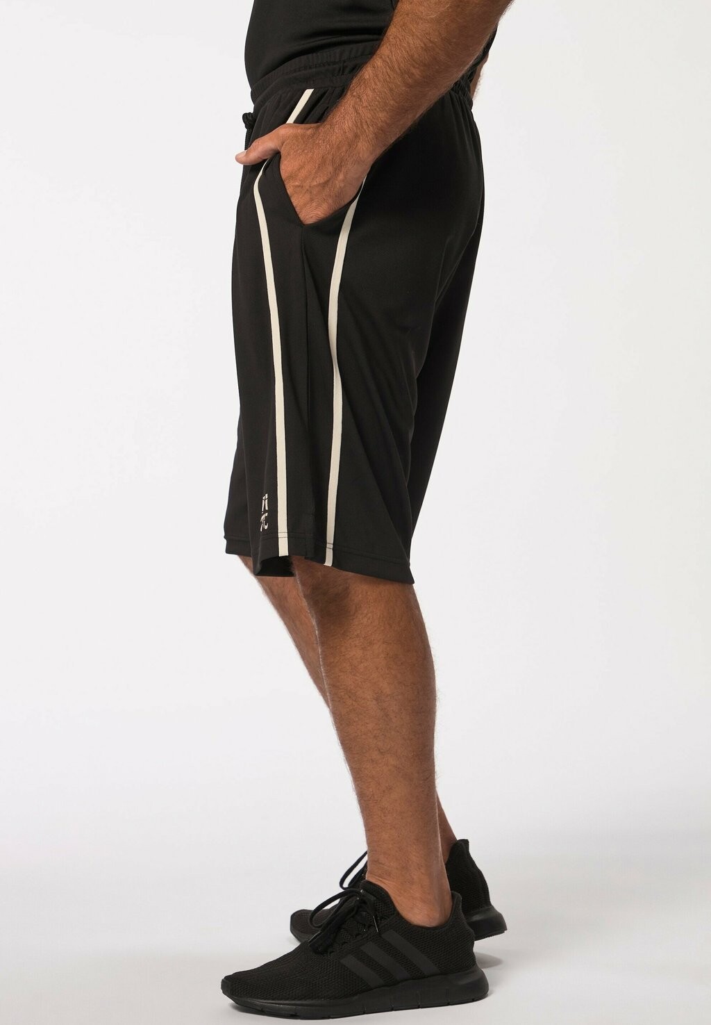 

Спортивные шорты JP1880, черный