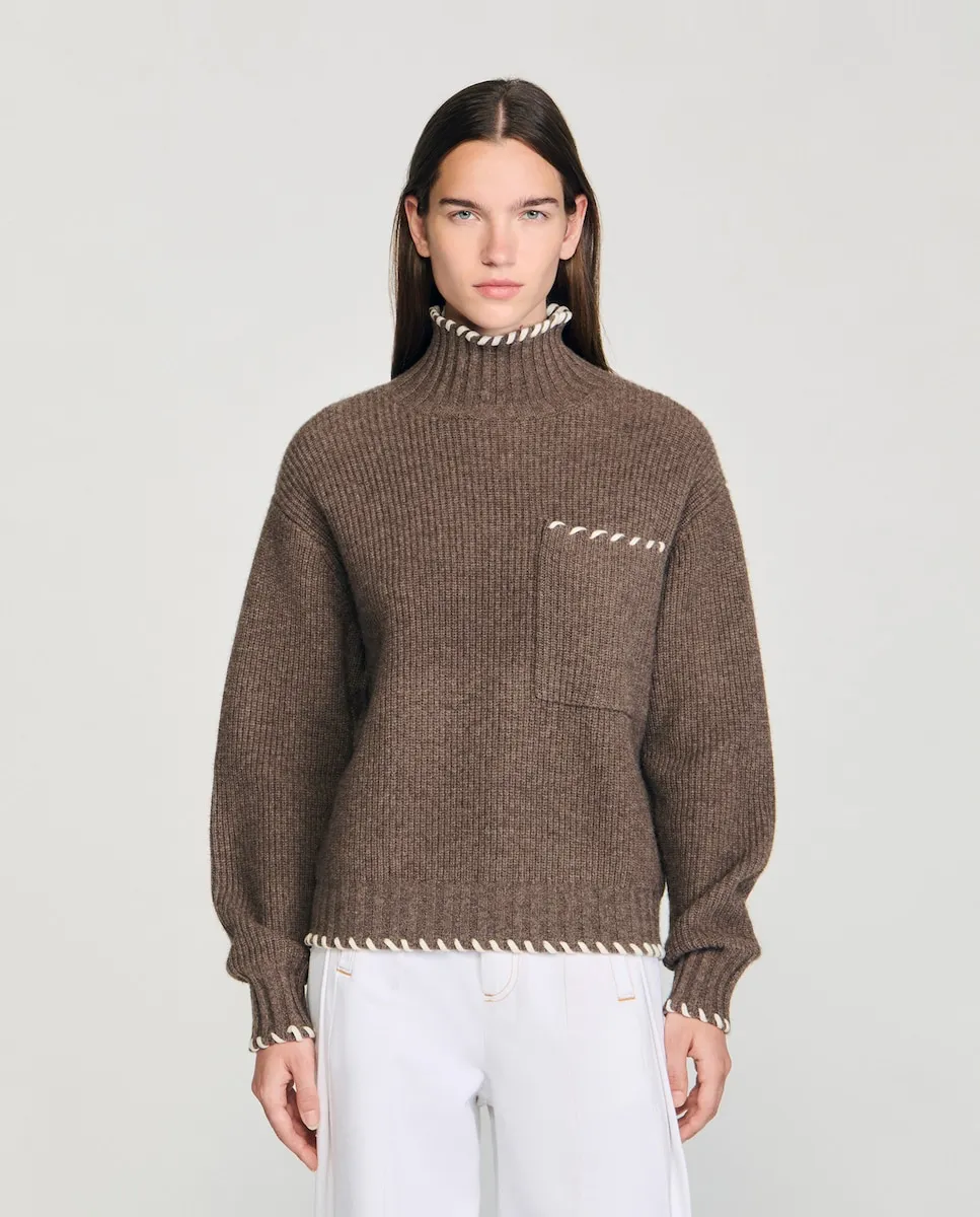 

Женский свитер с высоким свободным воротником Sandro, коричневый