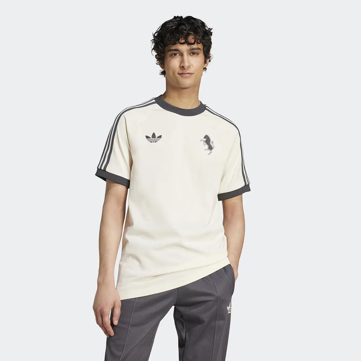 

Мужская футболка Adicolor Classics Juventus 3 полоски Adidas, белый