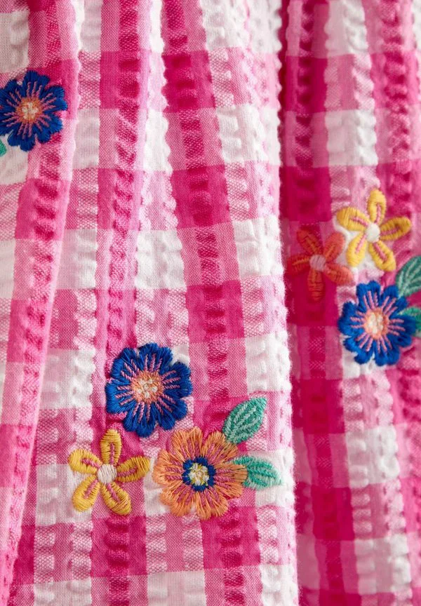 Платье в клетку с цветочным узором и вышивкой, прямого кроя. Jojo Maman Bébé, Bright Pink — фото 3