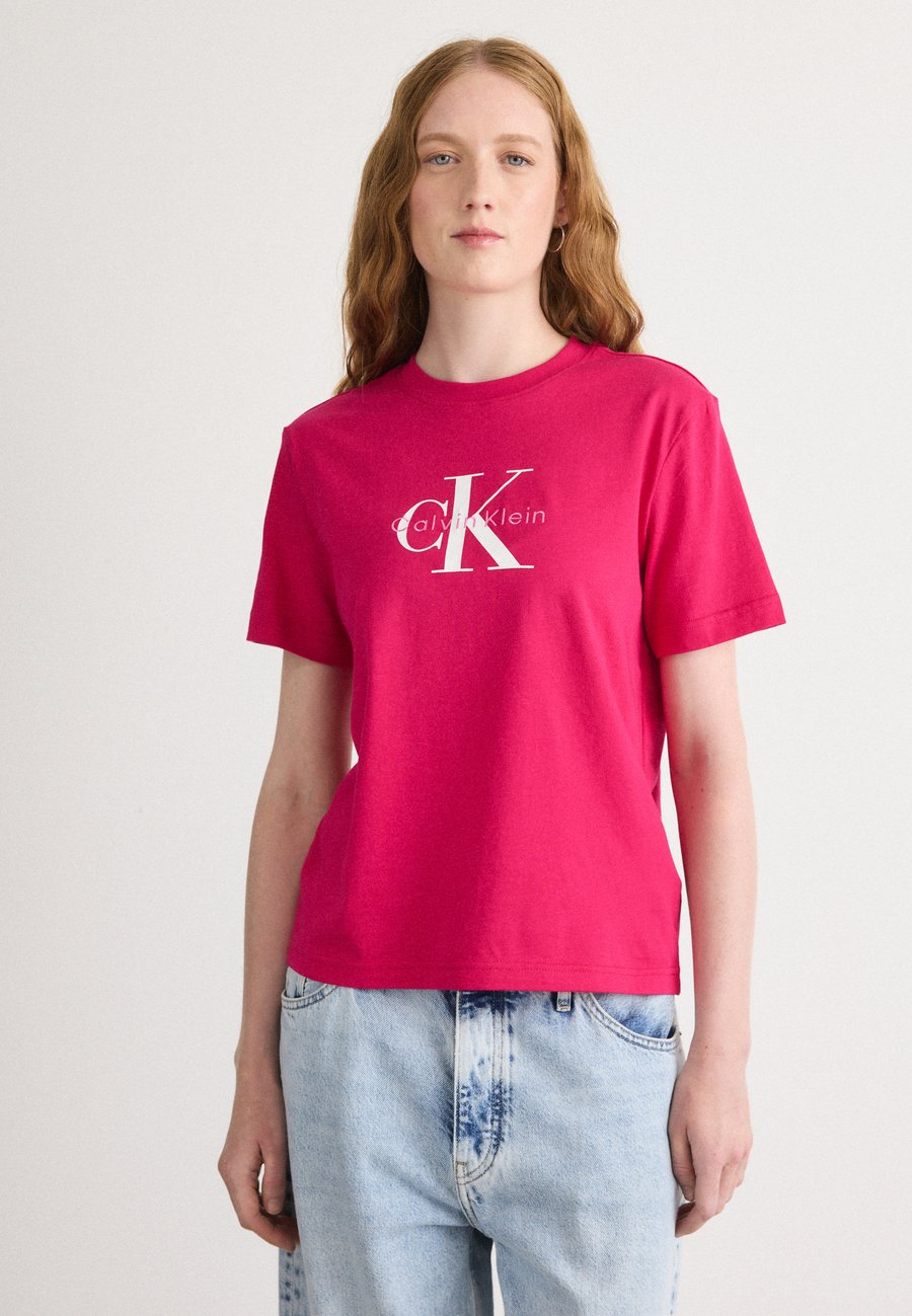 

Футболка Calvin Klein Jeans Print T-shirt, Petunia Pink/Pink