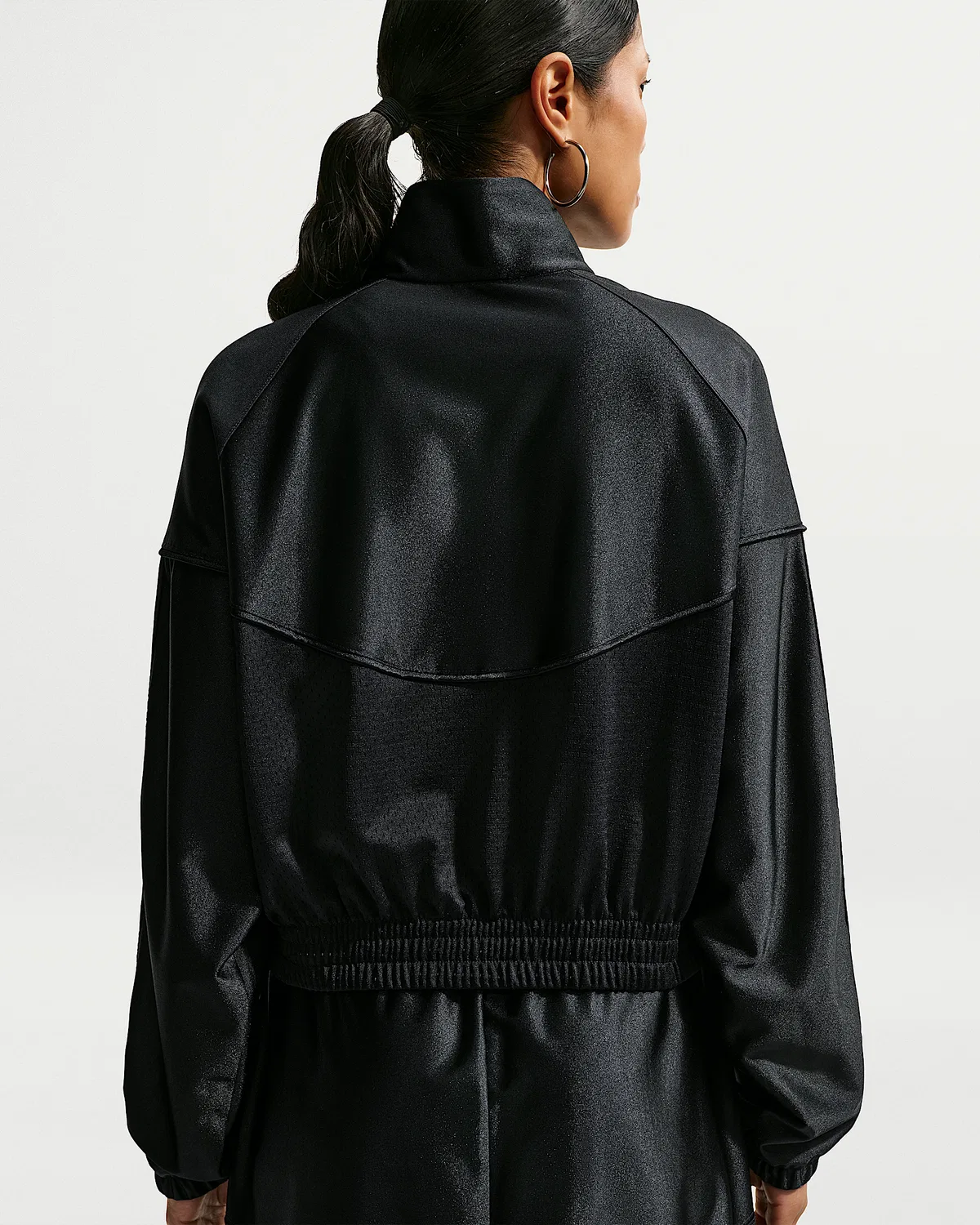 Женская оверсайз куртка Windrunner Nike Sportswear, Black/Sail — фото 2