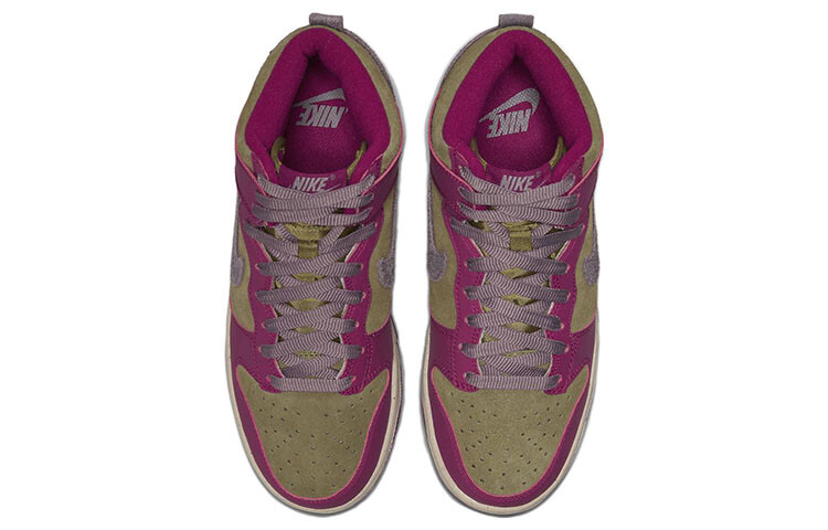 

Nike Dunk High Dynamic Berry Women's