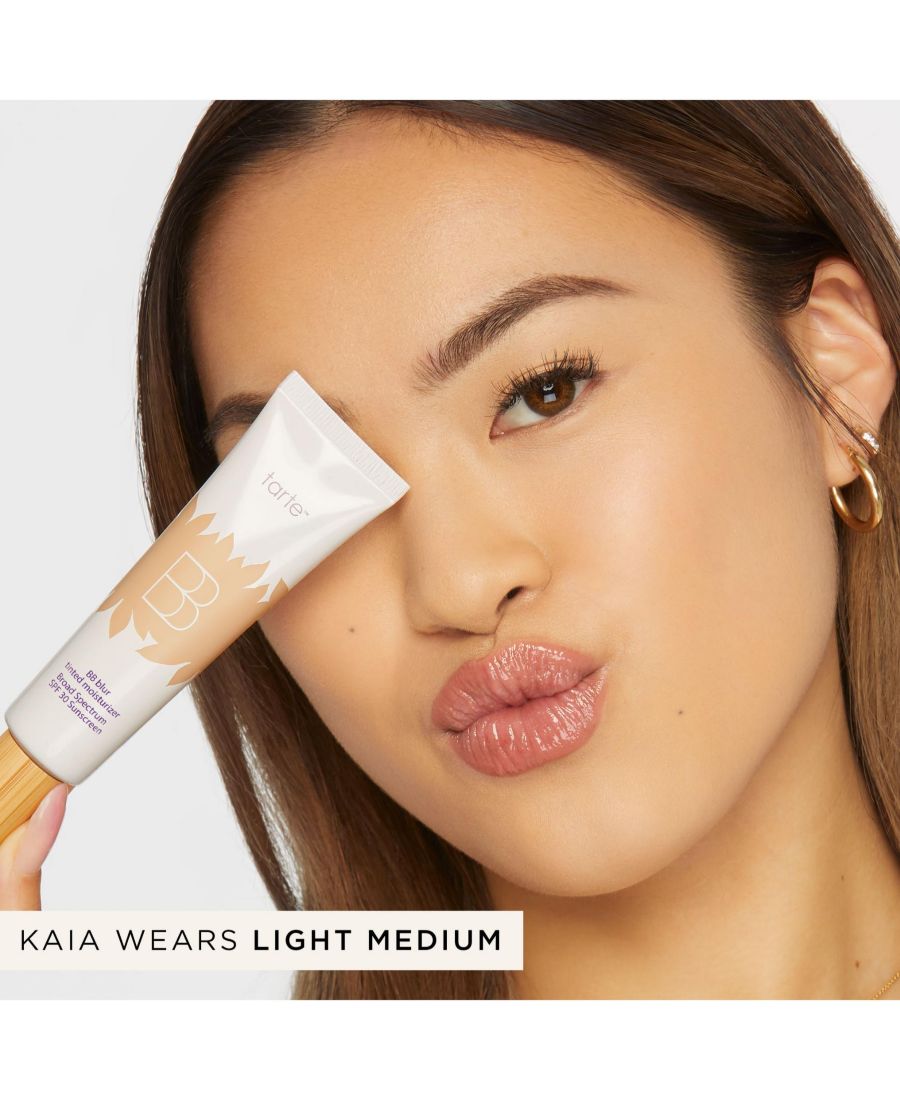 BB Blur Tinted Moisturizer - солнцезащитный крем широкого спектра действия с SPF 30 Tarte, цвет deep sand — фото 4