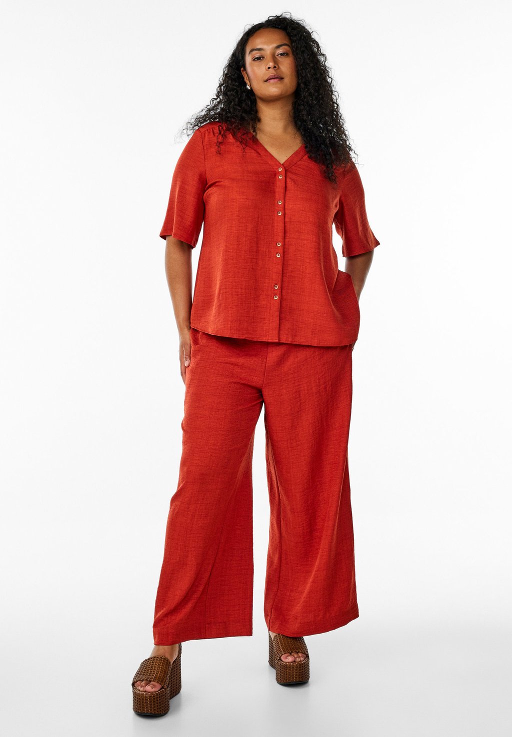 

Брюки LOCKERE MIT ELASTISCHEM BUND UND TASCHEN Zizzi, красный