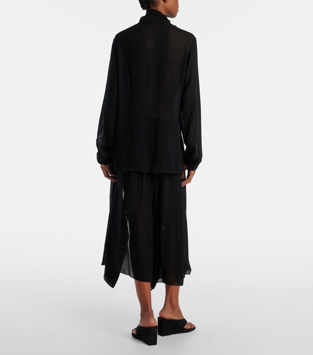 Блузка из жоржета с завязкой на вороте Alaïa, Noir Alaia — фото 3