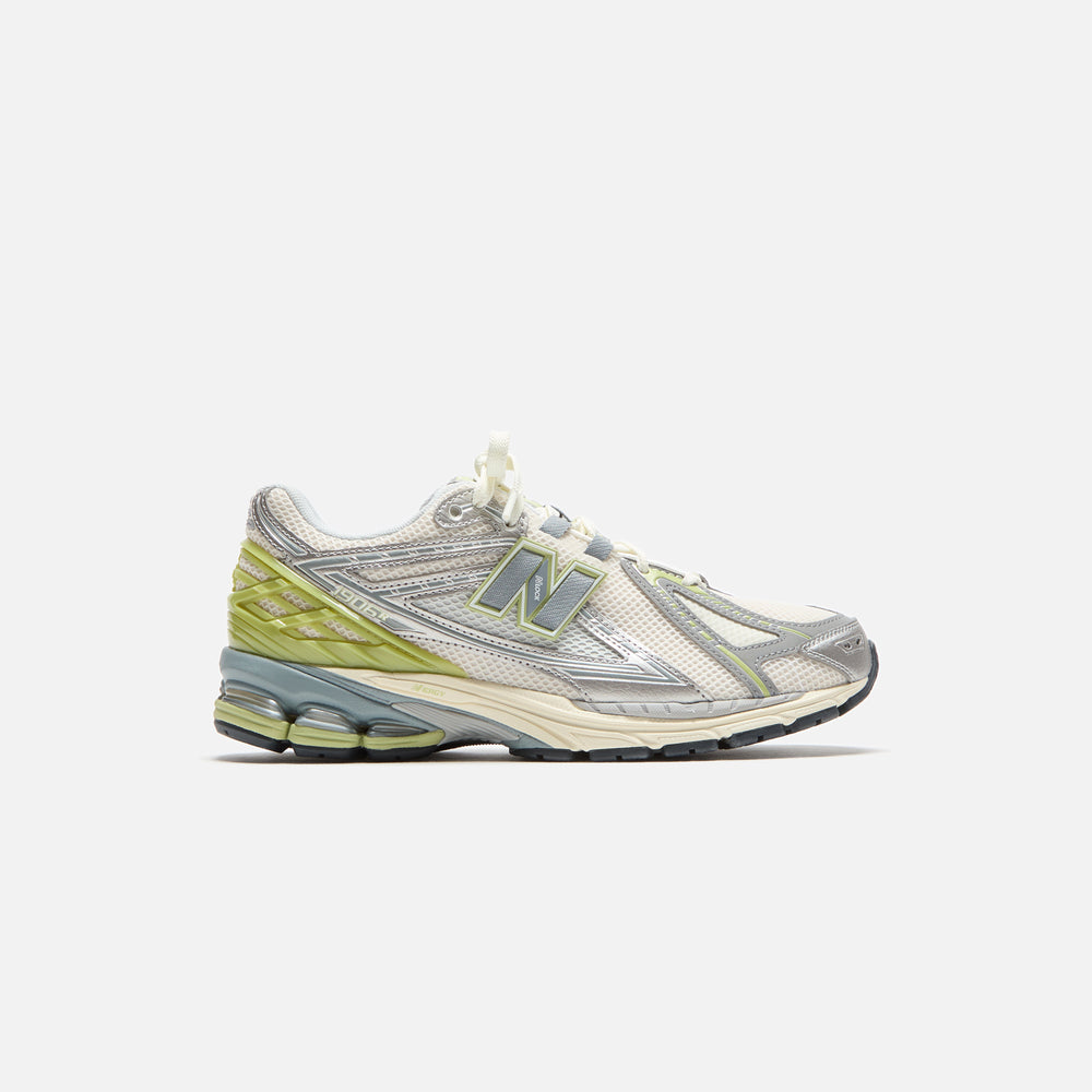 

Кроссовки New Balance 1906R, цвет Sea Salt/Everglade Green/Slate Grey