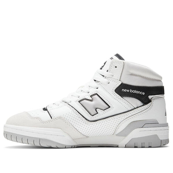 

Кроссовки 650р New Balance, белый