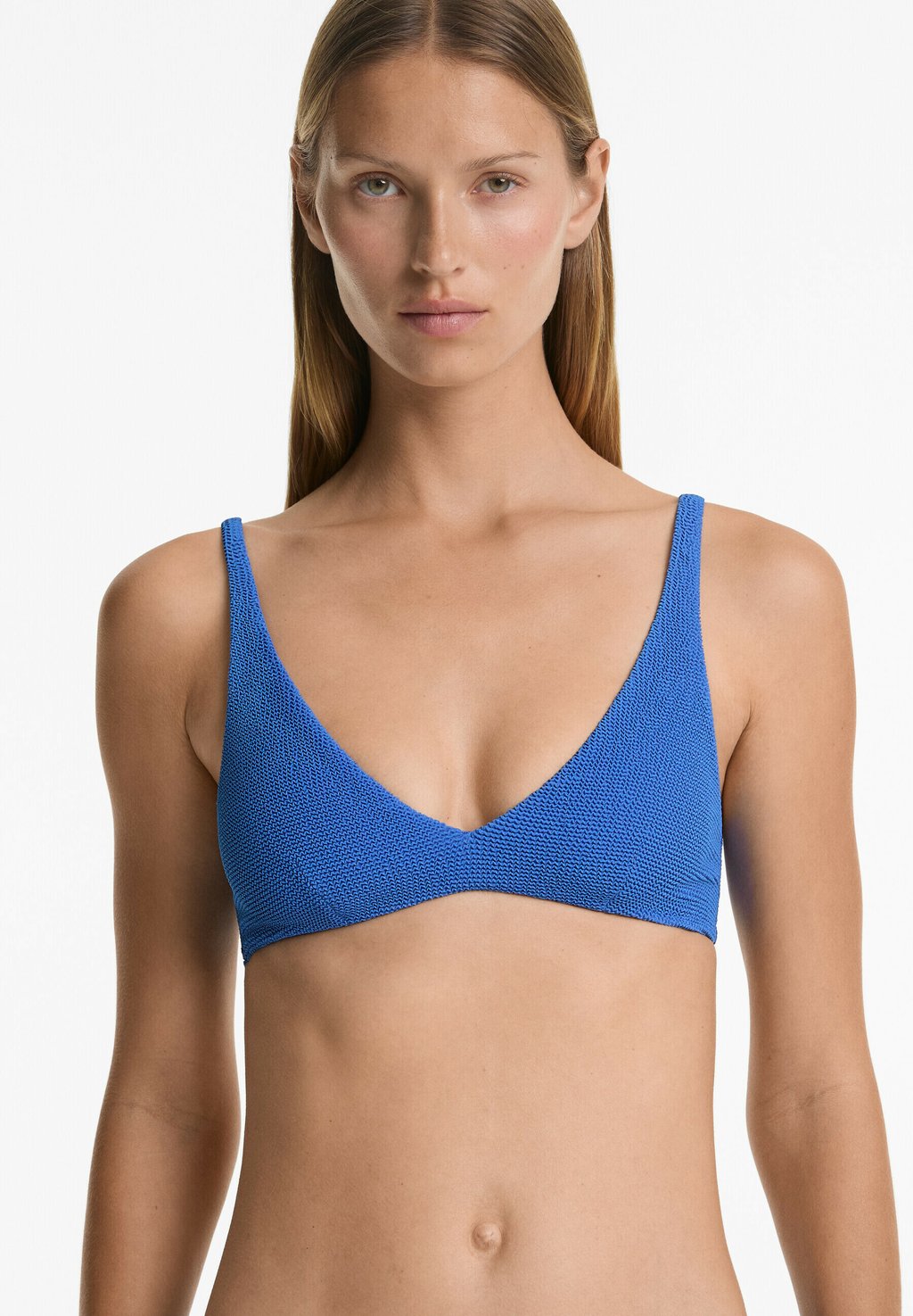 

Верх бикини CRINKLE HALTER OYSHO, цвет Mottled Blue