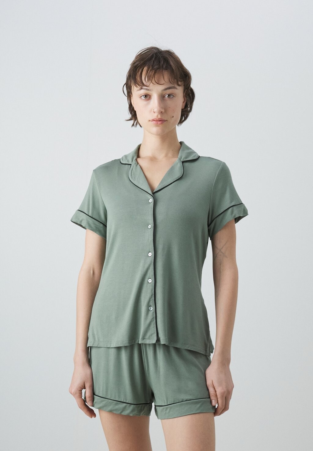 

Комплект ночного белья Anna Field, цвет khaki