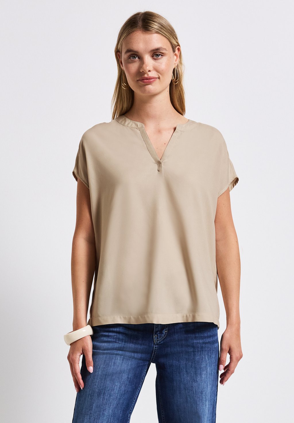 

Блуза SPLIT NECK IN UNIFARBE Street One, бежевый