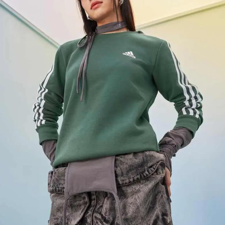 Футболка женская Adidas FW24 Окисленный зеленый/Белый, Окисленный зеленый/Белый — фото 4
