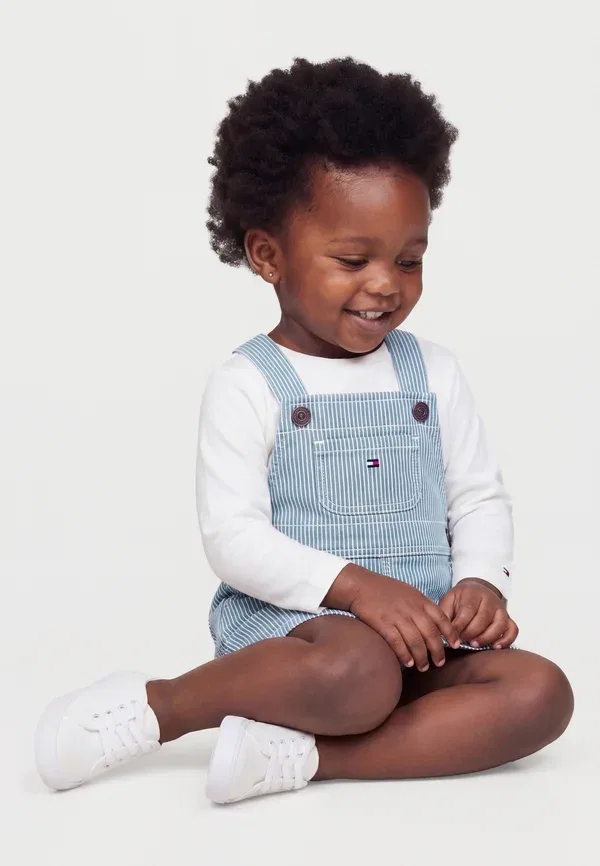 Платье-комбинезон Tommy Hilfiger Stripe dungaree dress denim dress, светло-голубой