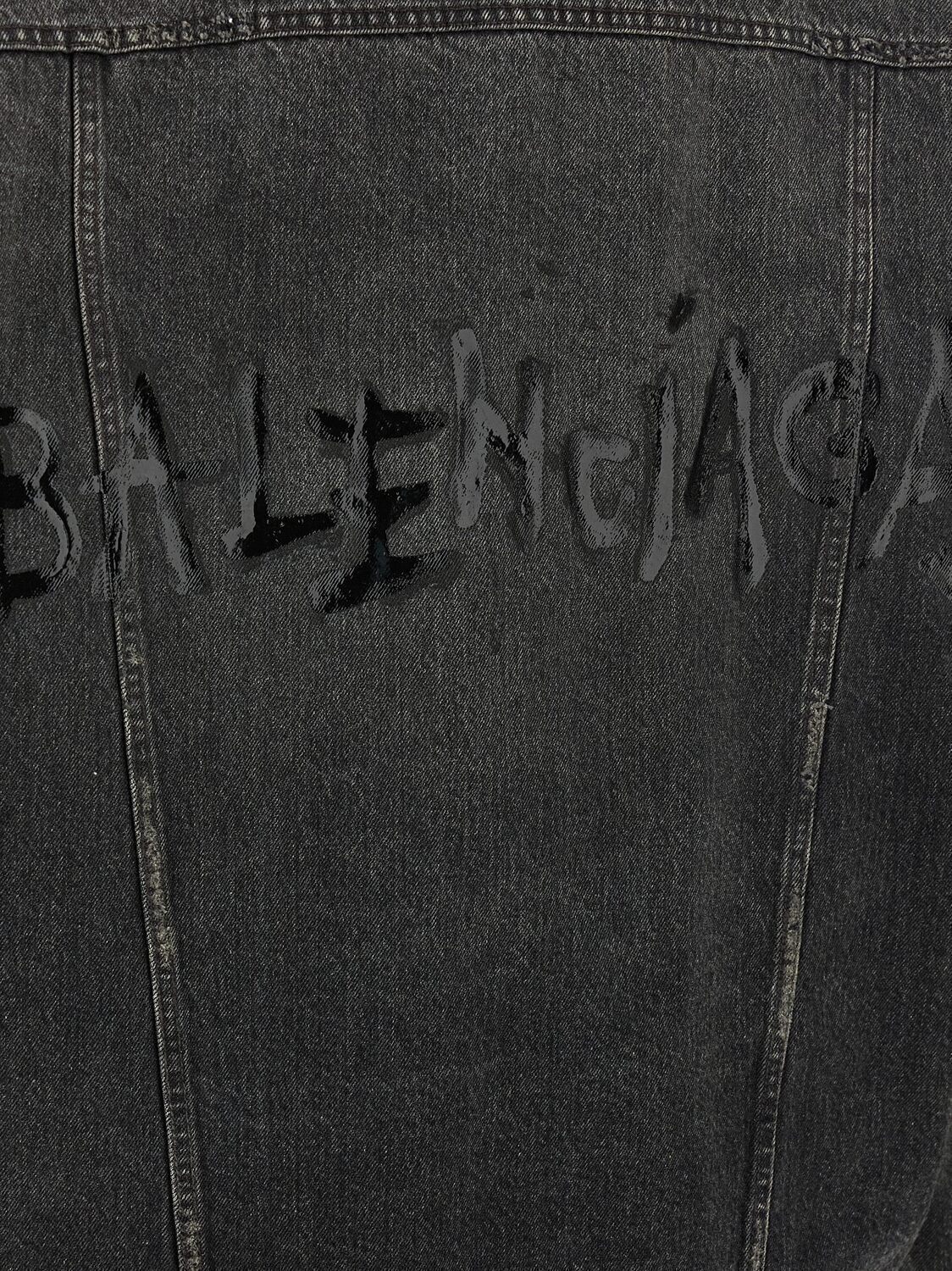 Джинсовая куртка с эффектом поношенности BALENCIAGA, серый — фото 3