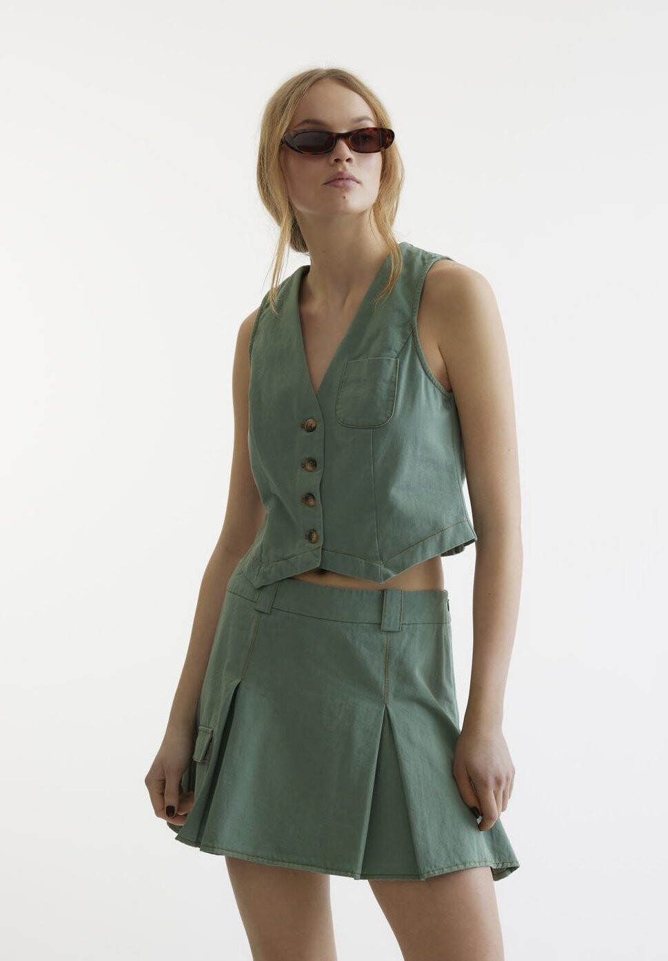 

Жилет CAM SHORT VEST SOMETHINGNEW, цвет watercress