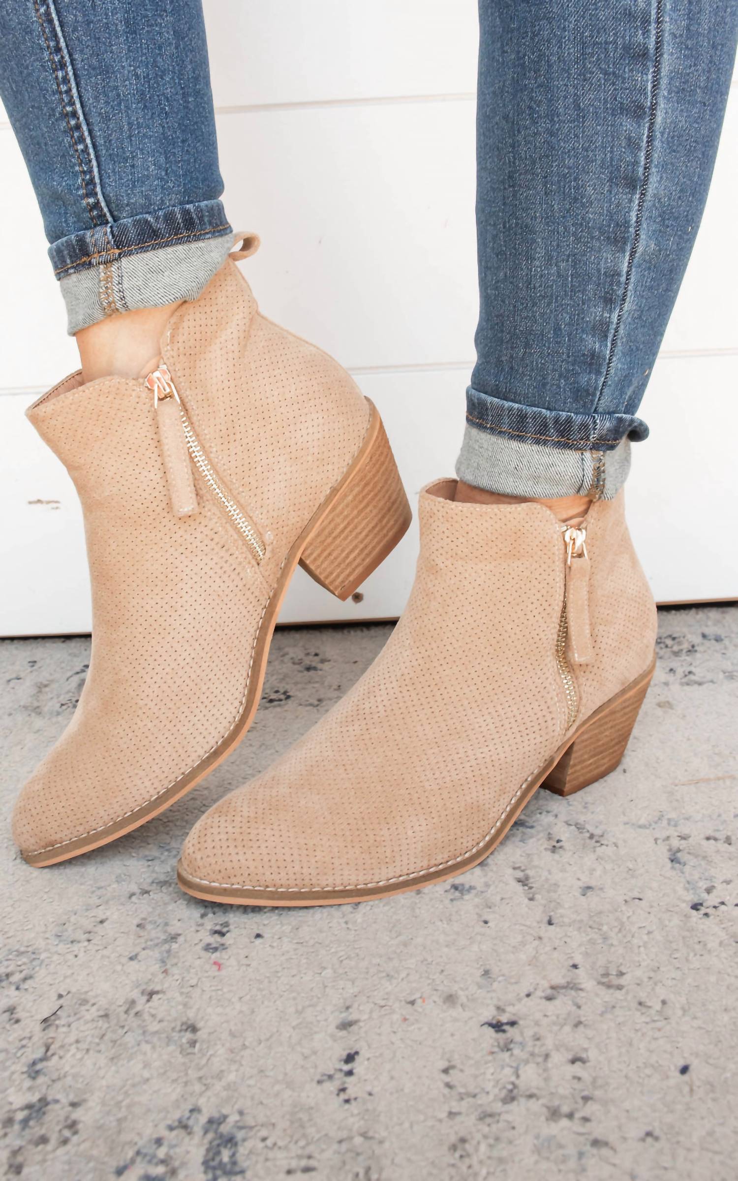 Женские массивные ботинки Spooktacular в песочном замше Corkys Footwear, Sand Suede — фото 3