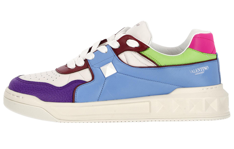 

Кроссовки Garavani Roman Stud Lace Up Sneakers Valentino, Original Shoe Box Included