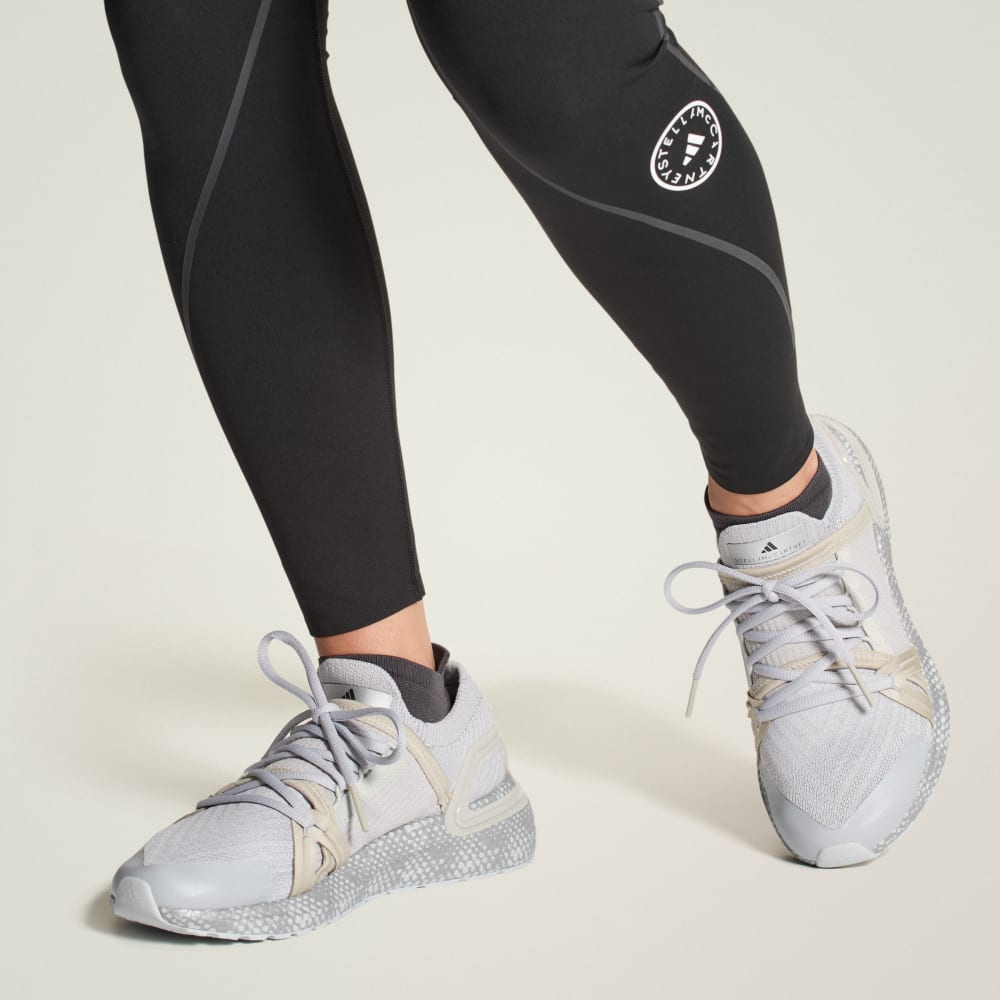 Кроссовки Adidas by Stella McCartney Ultraboost DNA Shoes, цвет Clear Onix/Willow Grey/Silver Metallic — фото 3