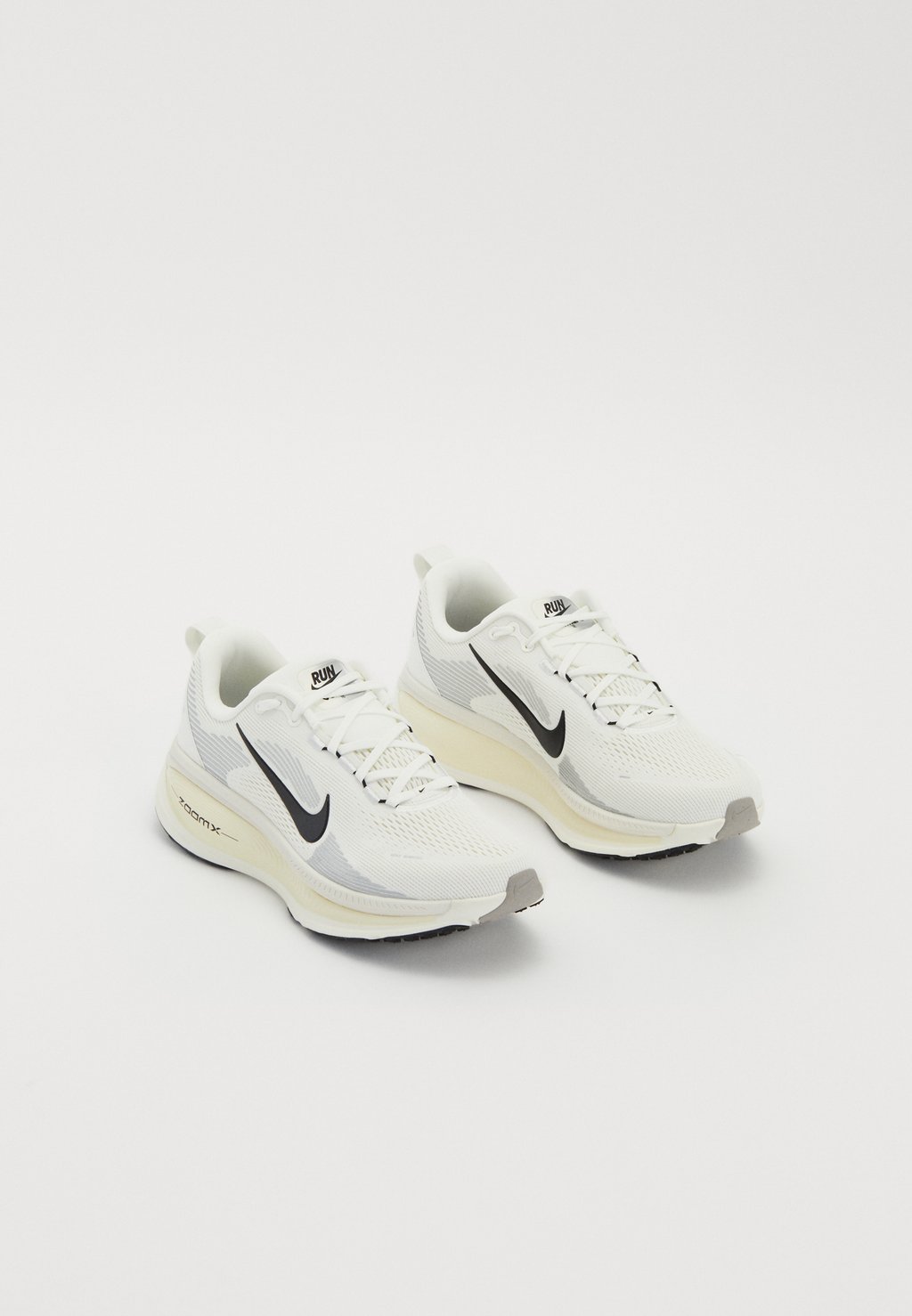 

Кроссовки для бега VOMERO 18 Nike Performance, белый