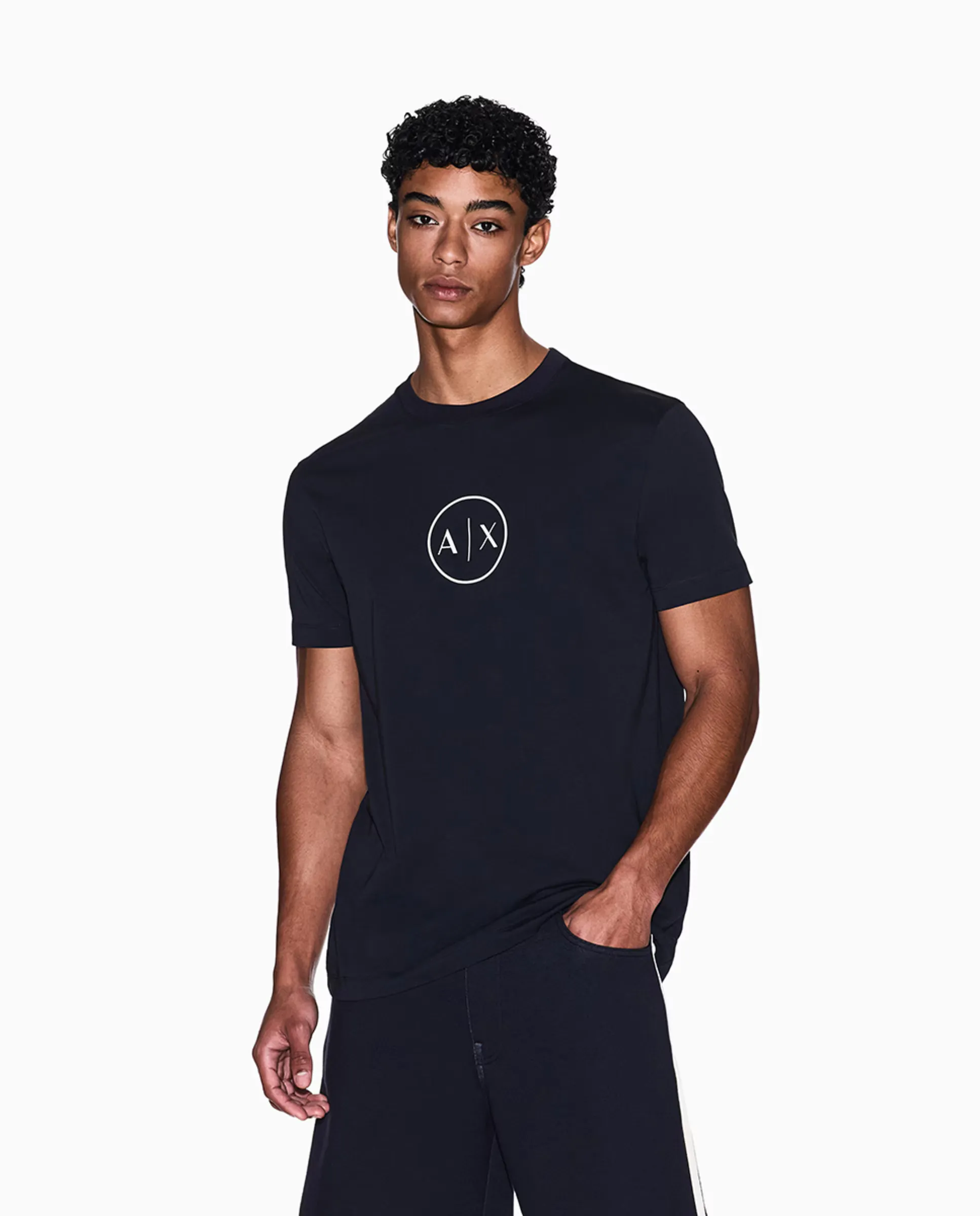 

Мужская футболка с коротким рукавом и принтом на груди Armani Exchange, темно-синий