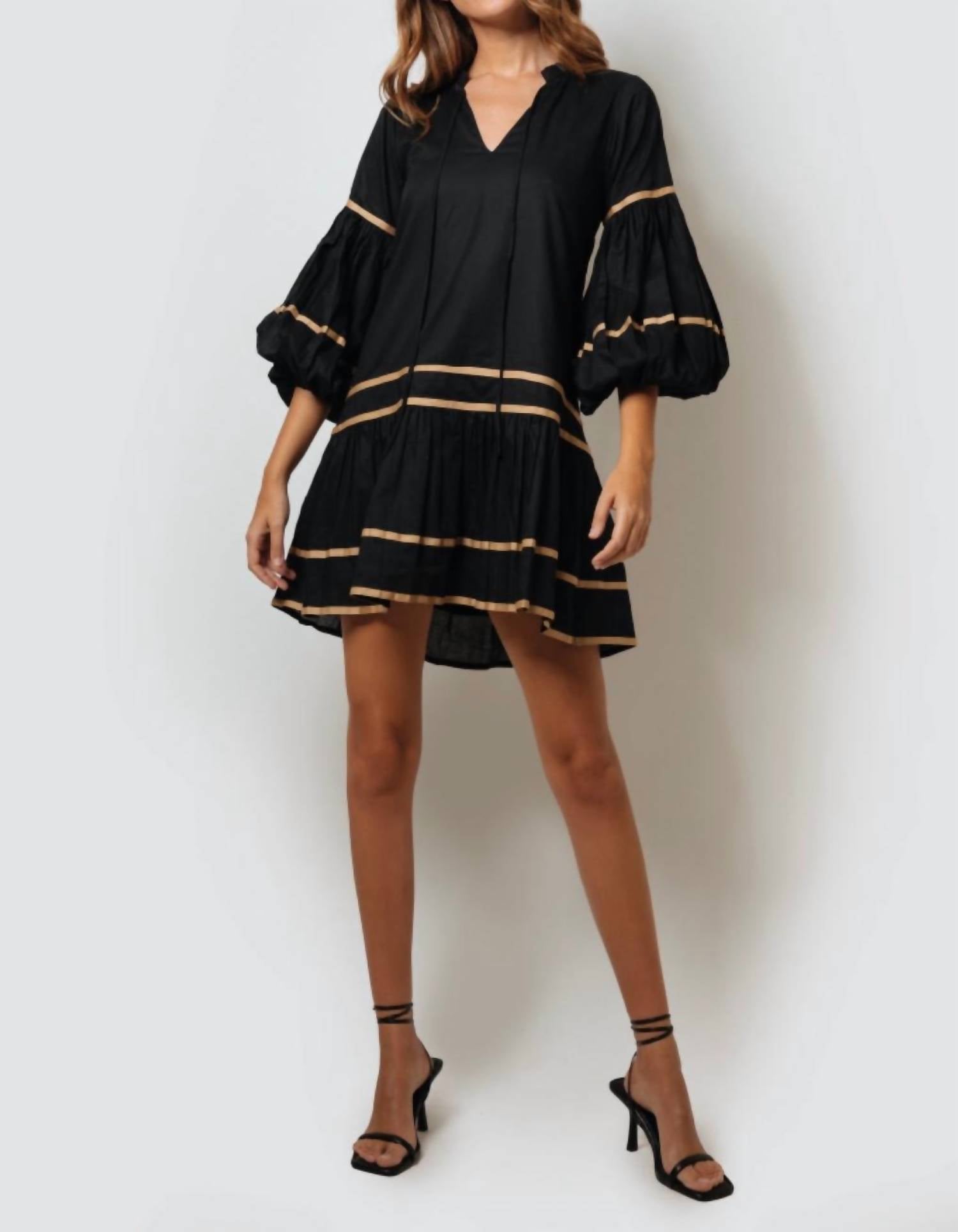 

Мини-платье Elana многоуровневое в черном/золотом цвете Kleid