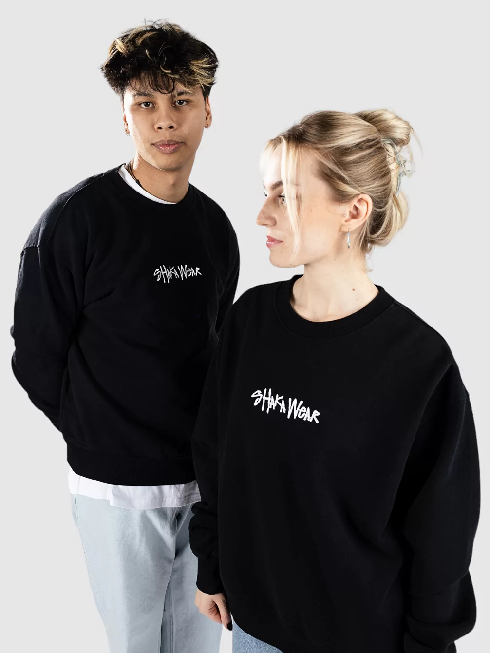 

Свитер с круглым вырезом и логотипом Shaka Wear, черный