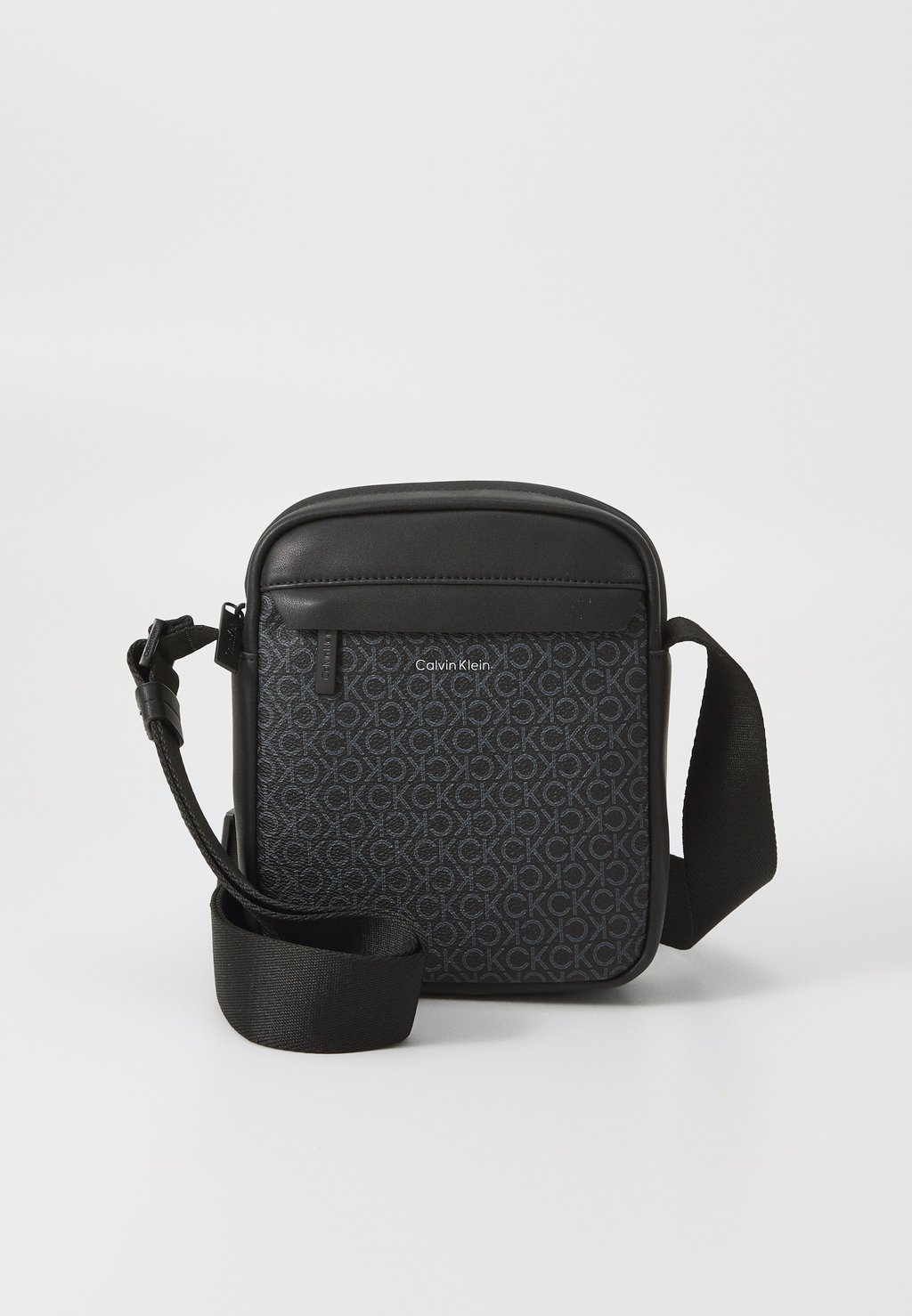 

Сумка через плечо MUST MONO REPORTER S - Across body bag Calvin Klein, черный