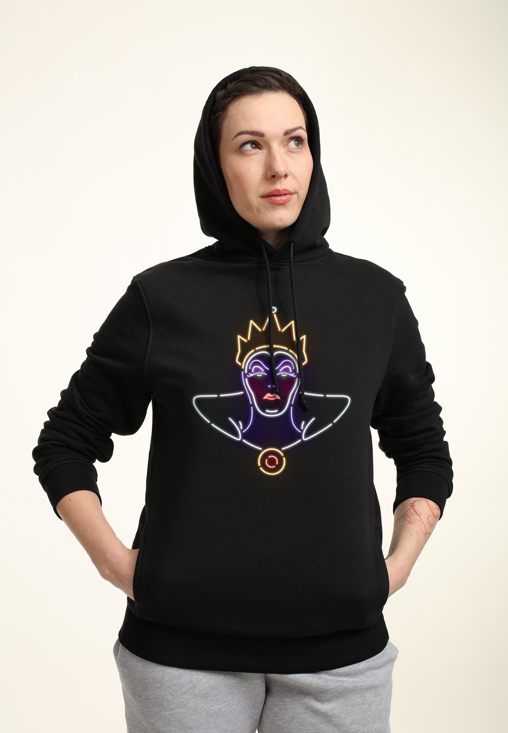 

Толстовка DISNEY VILLAINS NEON EVIL QUEEN Disney, черный