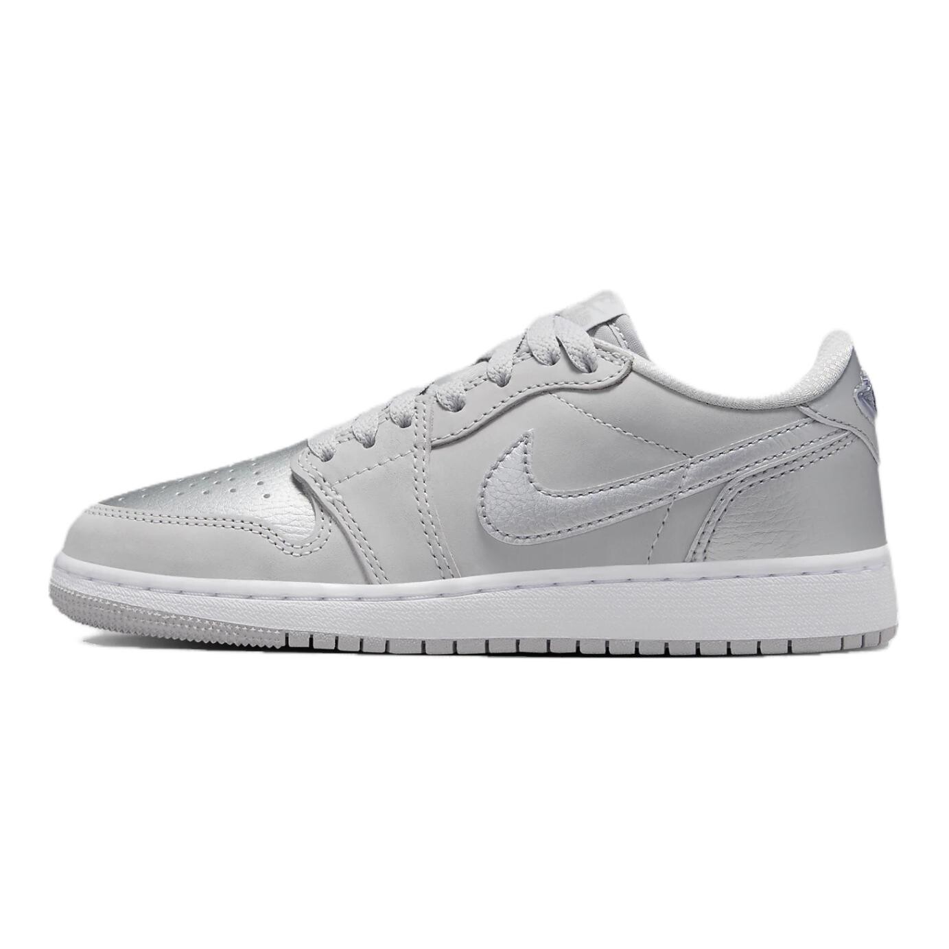 

Кроссовки Jordan 1 Low OG Metallic Silver GS, серебряный, Серый, Кроссовки Jordan 1 Low OG Metallic Silver GS, серебряный