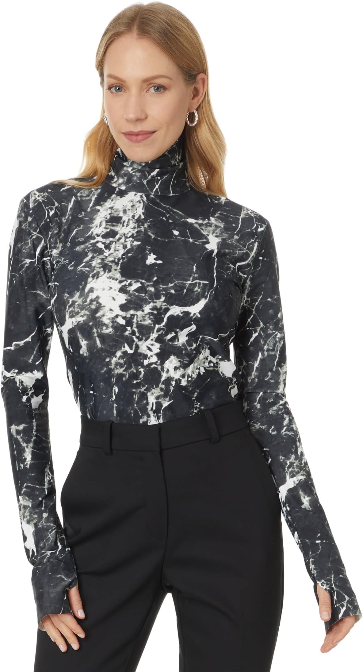 

Топ Norma Kamali Slim Fit Long Sleeve Turtle Top, цвет Black Marble