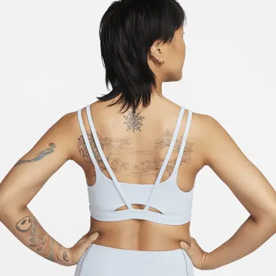 

Спортивный бюстгальтер Nike Zenvy Strappy, цвет Light Armory Blue