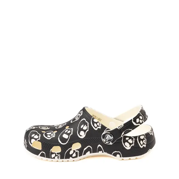 

Сабо Crocs Classic Glow-In-The-Dark Skull Clog, черный