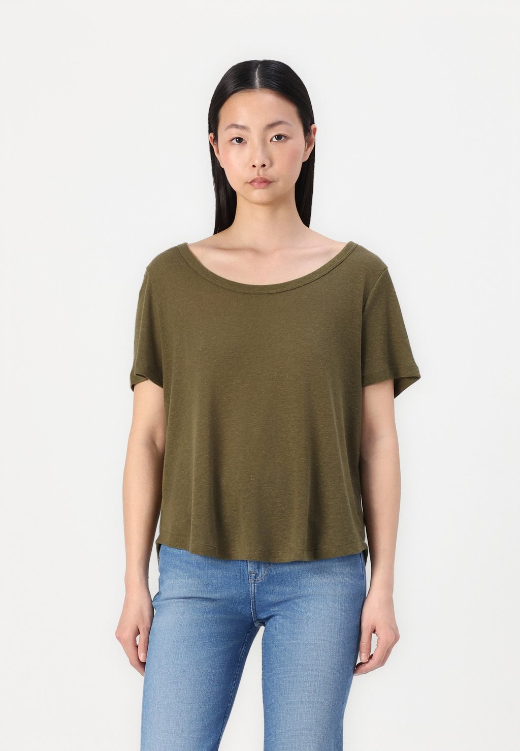 

Базовая футболка GAP, оливковый